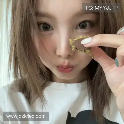 侯跃雯